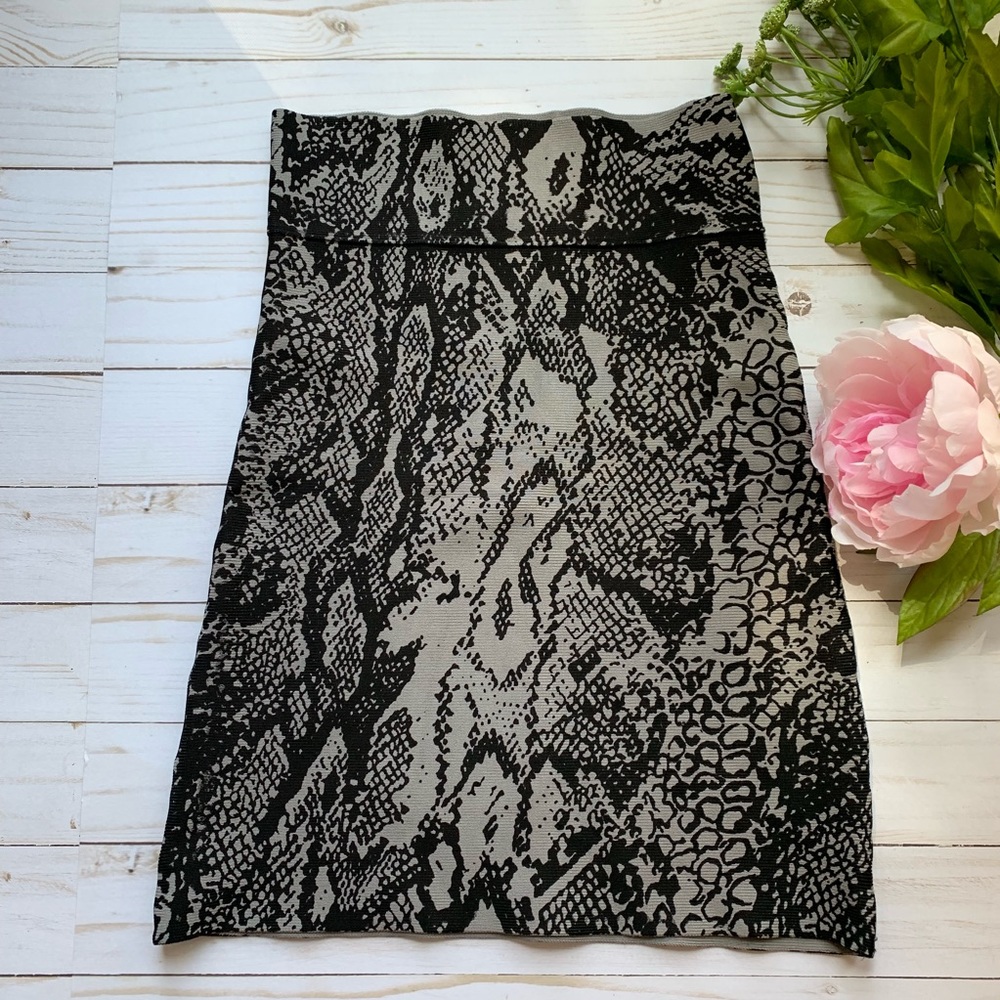 BCBG MAX AZRIA DUST OLIVE COMBO PRINT MINI SKIRT